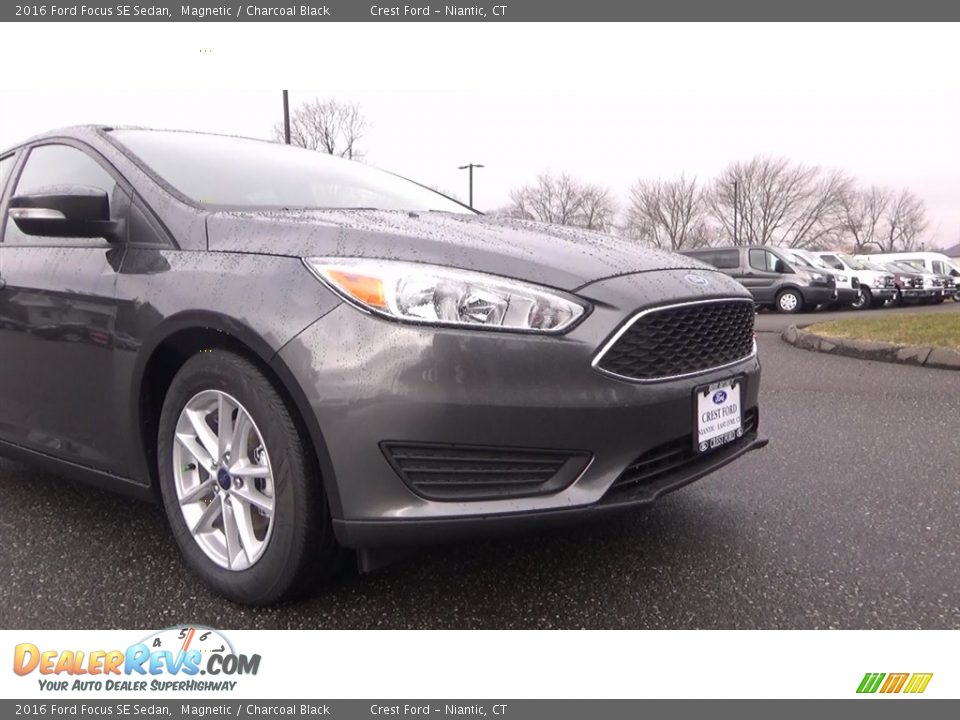 2016 Ford Focus SE Sedan Magnetic / Charcoal Black Photo #26