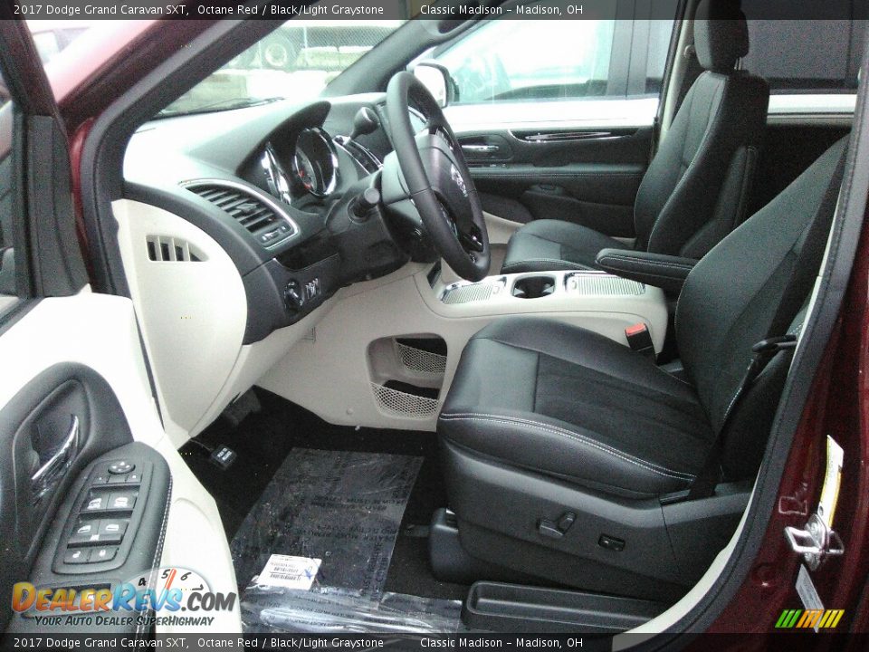 Black/Light Graystone Interior - 2017 Dodge Grand Caravan SXT Photo #4