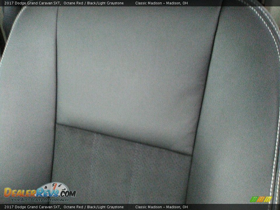 2017 Dodge Grand Caravan SXT Octane Red / Black/Light Graystone Photo #5