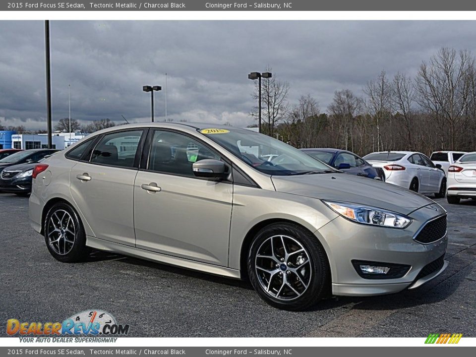 2015 Ford Focus SE Sedan Tectonic Metallic / Charcoal Black Photo #1