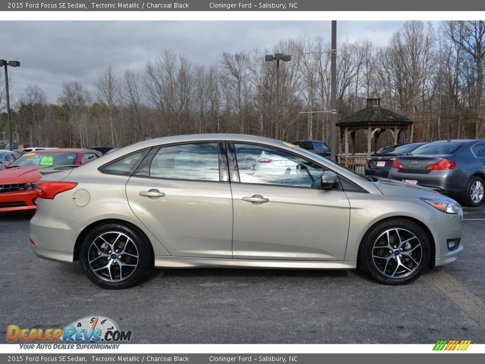 2015 Ford Focus SE Sedan Tectonic Metallic / Charcoal Black Photo #2