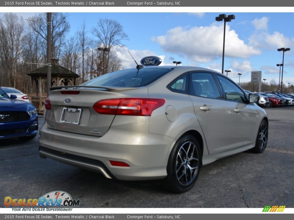 2015 Ford Focus SE Sedan Tectonic Metallic / Charcoal Black Photo #3