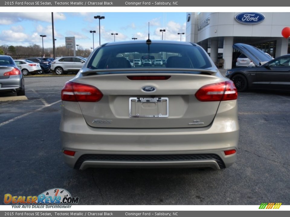 2015 Ford Focus SE Sedan Tectonic Metallic / Charcoal Black Photo #4