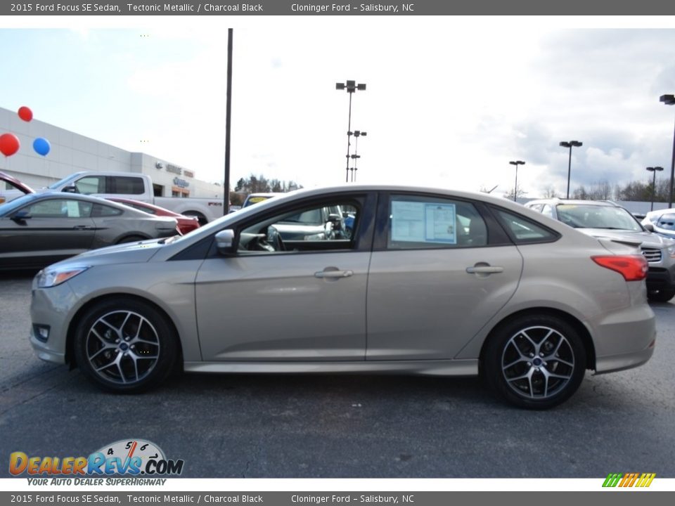 2015 Ford Focus SE Sedan Tectonic Metallic / Charcoal Black Photo #5