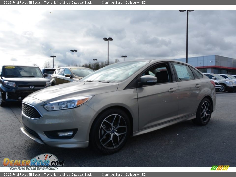2015 Ford Focus SE Sedan Tectonic Metallic / Charcoal Black Photo #6