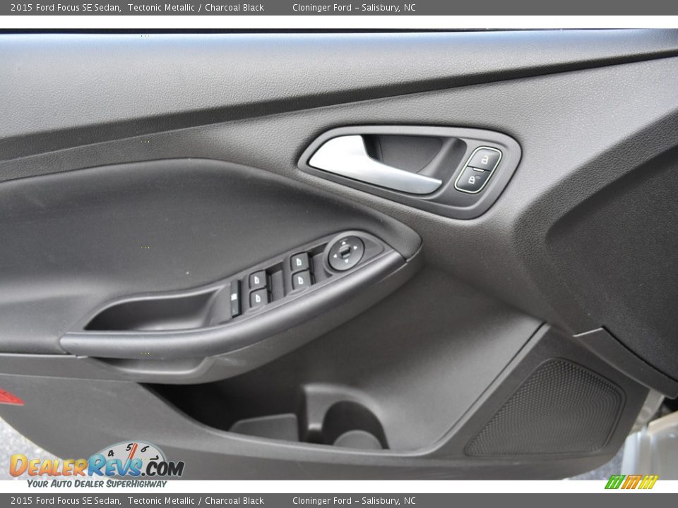 2015 Ford Focus SE Sedan Tectonic Metallic / Charcoal Black Photo #8
