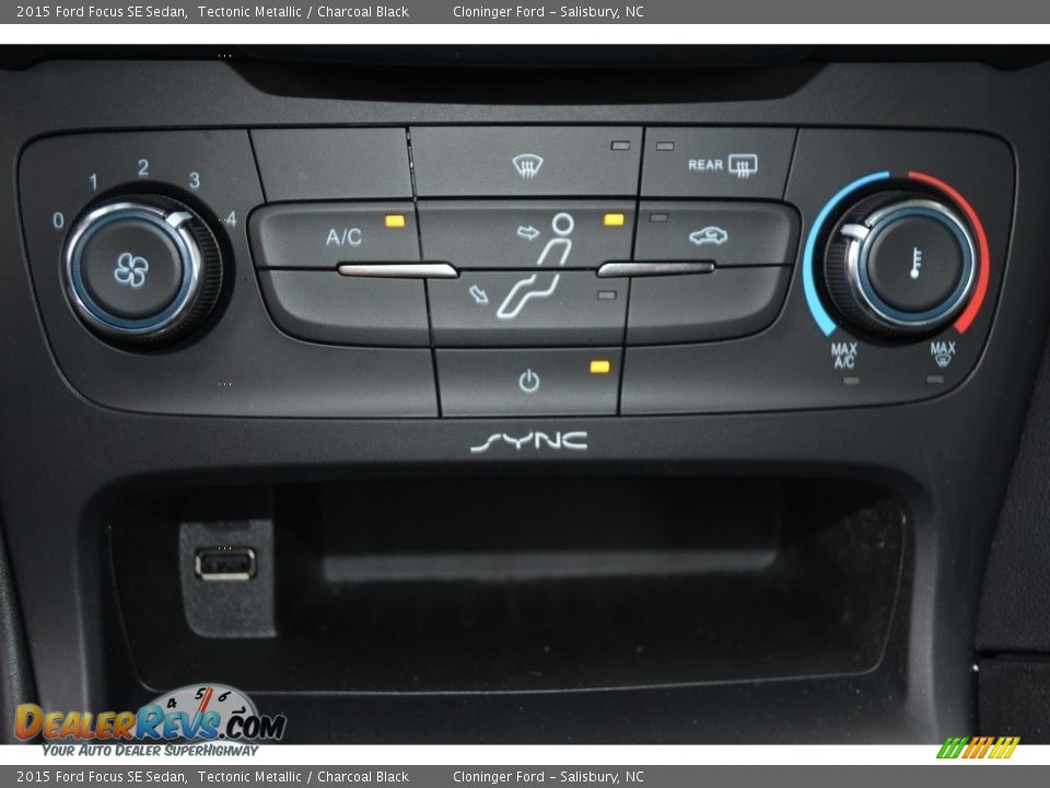 2015 Ford Focus SE Sedan Tectonic Metallic / Charcoal Black Photo #19