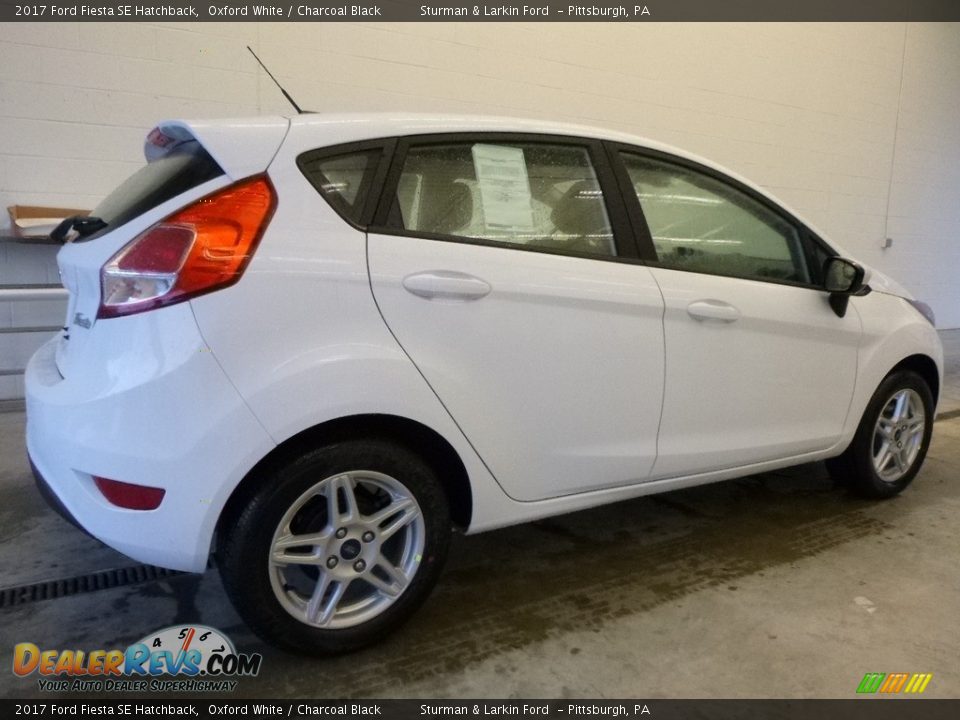 2017 Ford Fiesta SE Hatchback Oxford White / Charcoal Black Photo #2