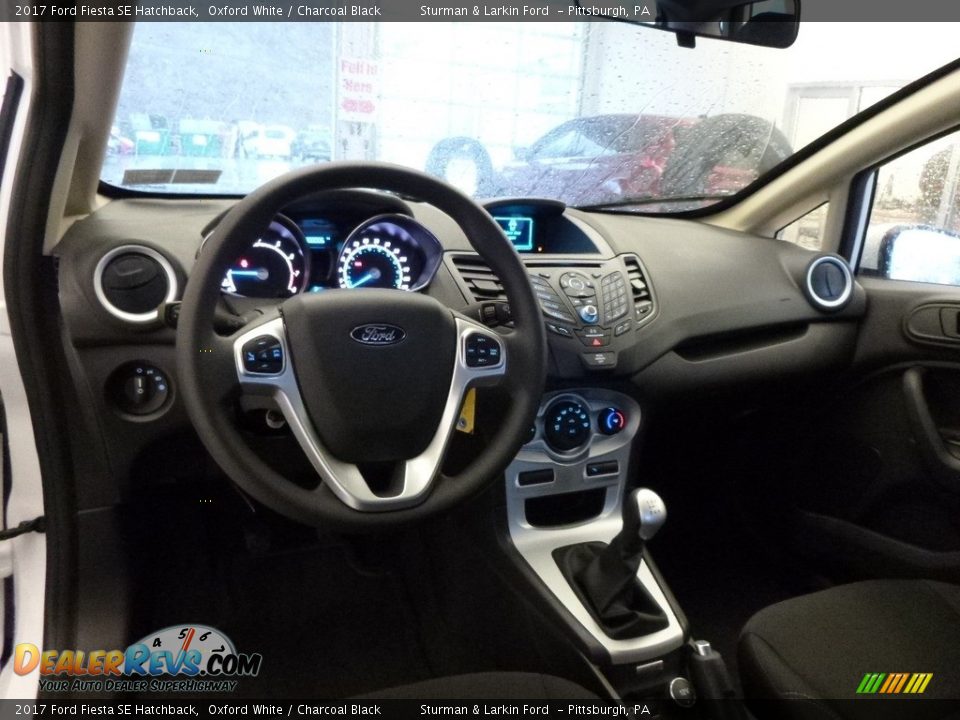 2017 Ford Fiesta SE Hatchback Oxford White / Charcoal Black Photo #10
