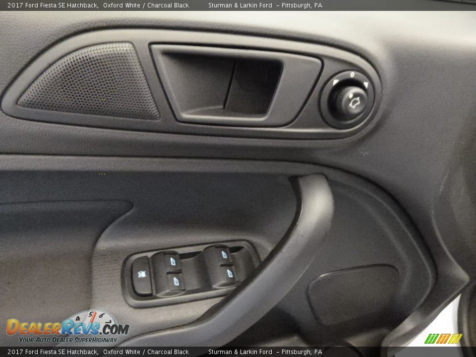 2017 Ford Fiesta SE Hatchback Oxford White / Charcoal Black Photo #11