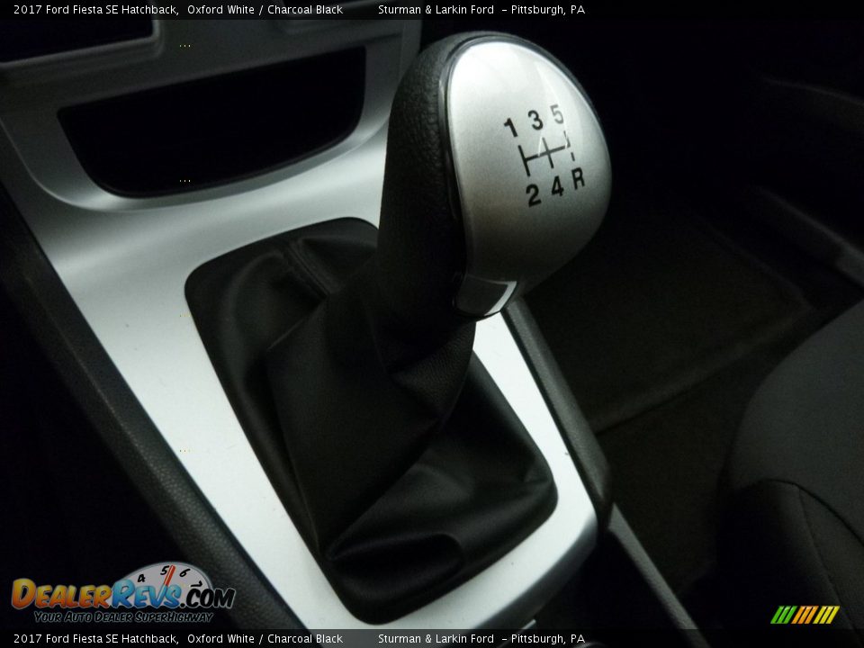 2017 Ford Fiesta SE Hatchback Oxford White / Charcoal Black Photo #14