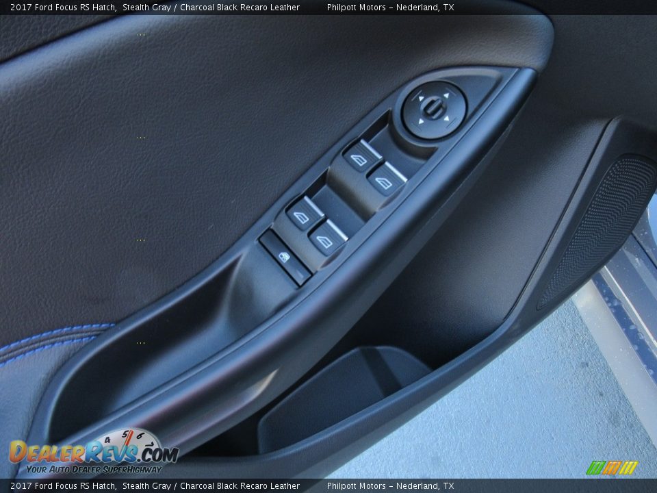Controls of 2017 Ford Focus RS Hatch Photo #21