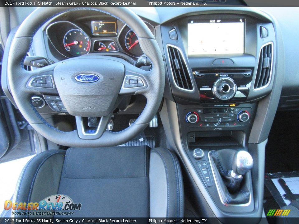 Controls of 2017 Ford Focus RS Hatch Photo #25