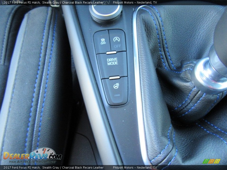 Controls of 2017 Ford Focus RS Hatch Photo #31