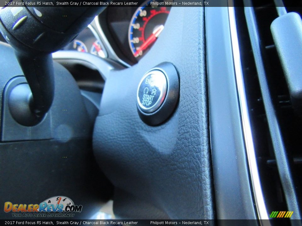 Controls of 2017 Ford Focus RS Hatch Photo #33