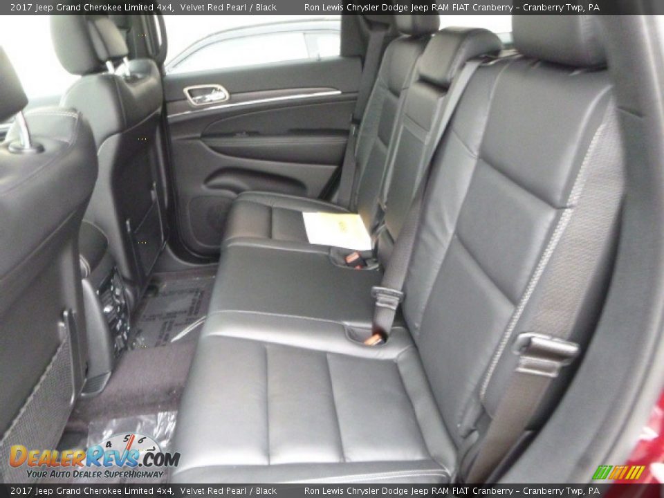 2017 Jeep Grand Cherokee Limited 4x4 Velvet Red Pearl / Black Photo #4