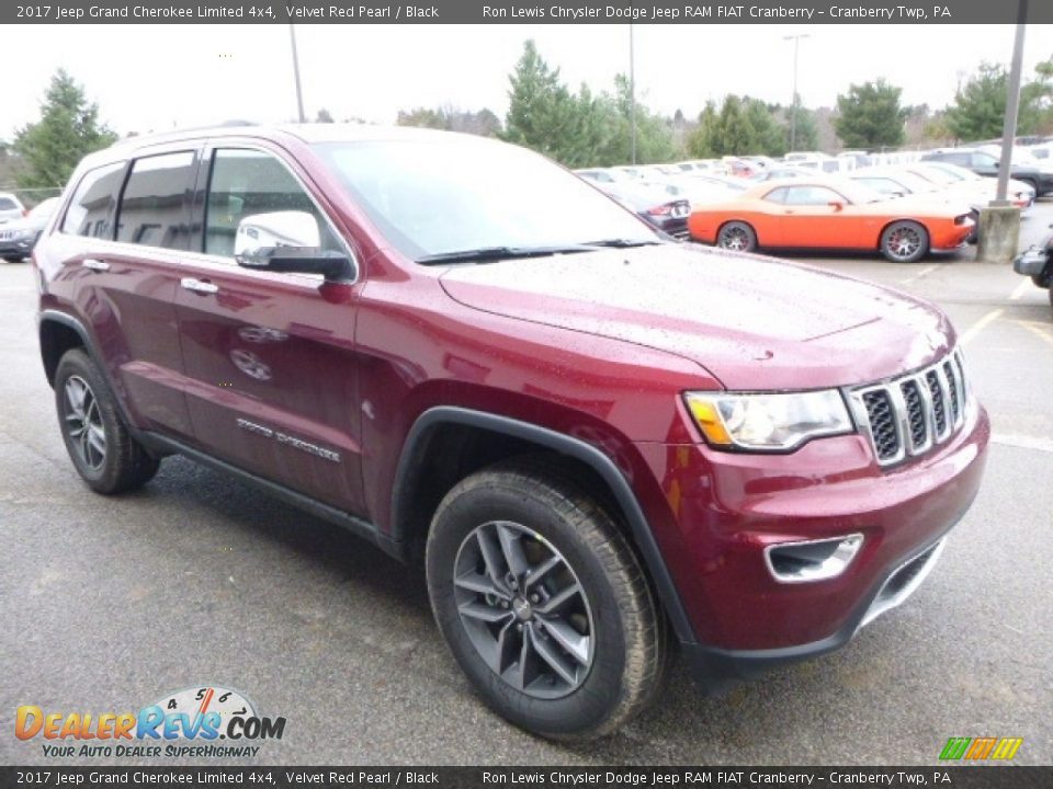 2017 Jeep Grand Cherokee Limited 4x4 Velvet Red Pearl / Black Photo #11