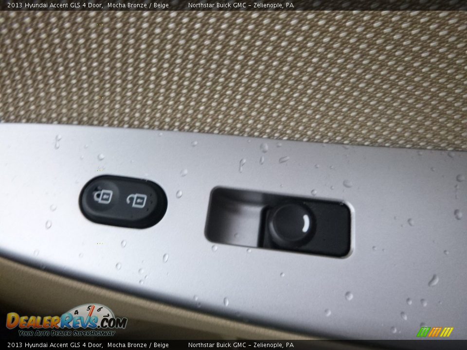 2013 Hyundai Accent GLS 4 Door Mocha Bronze / Beige Photo #28