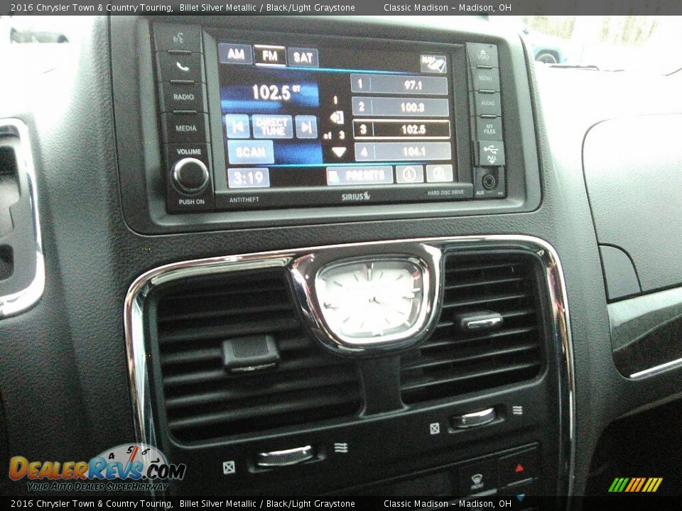 2016 Chrysler Town & Country Touring Billet Silver Metallic / Black/Light Graystone Photo #9