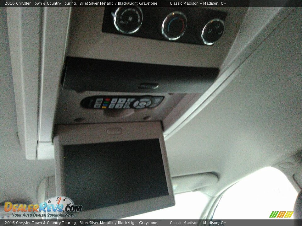 2016 Chrysler Town & Country Touring Billet Silver Metallic / Black/Light Graystone Photo #15