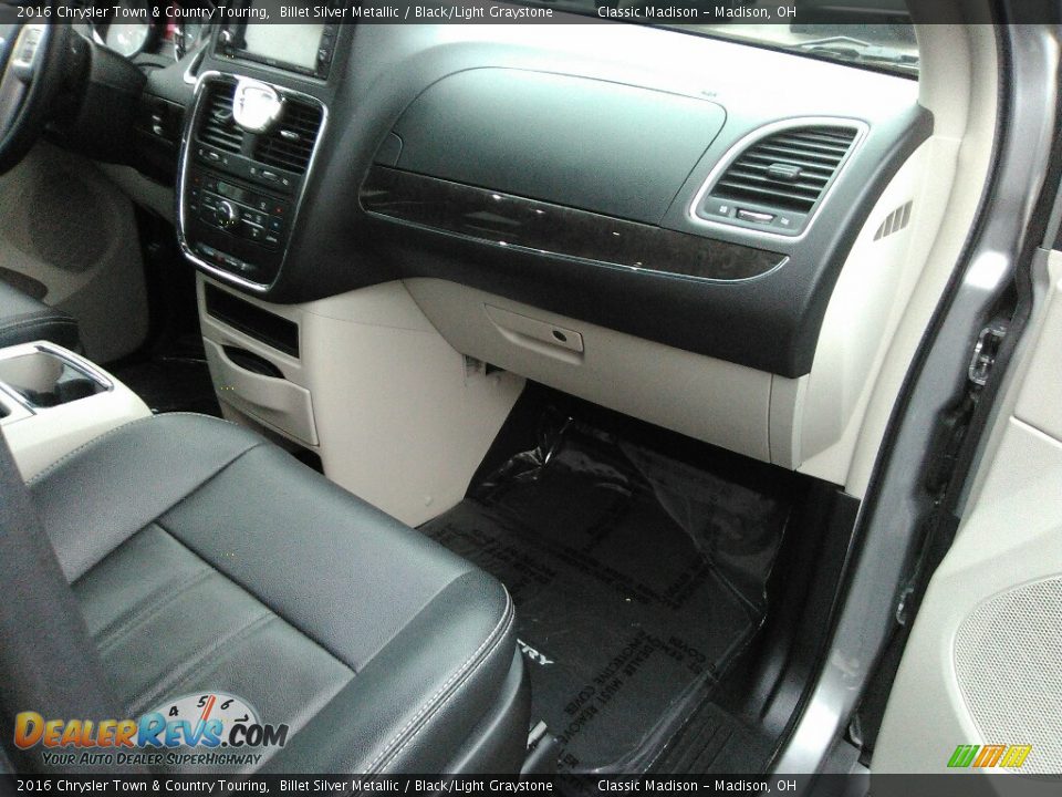 2016 Chrysler Town & Country Touring Billet Silver Metallic / Black/Light Graystone Photo #17