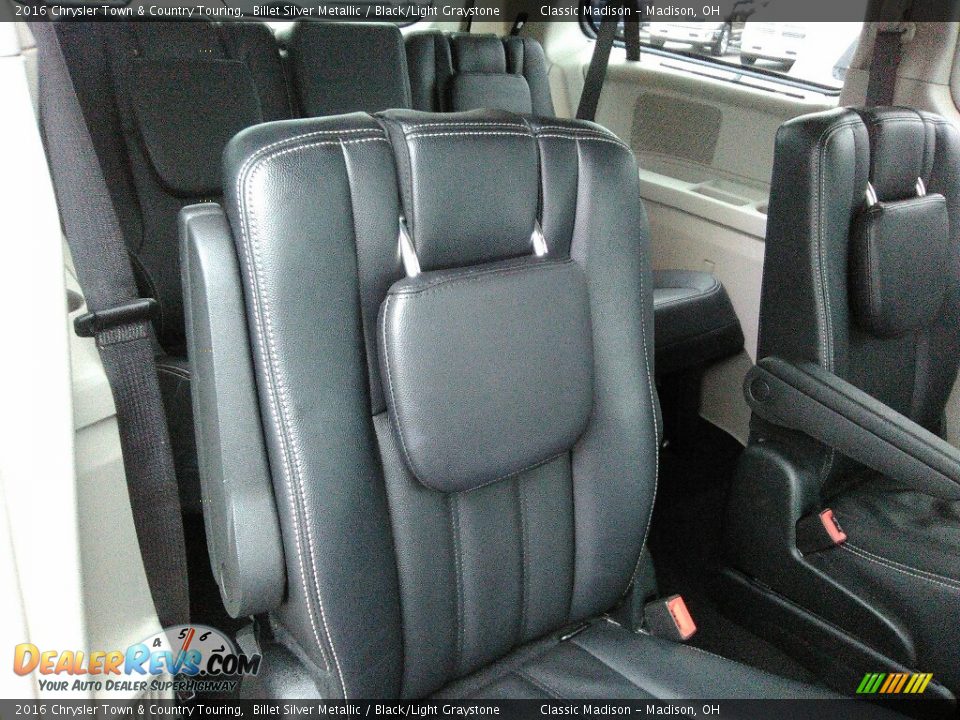 2016 Chrysler Town & Country Touring Billet Silver Metallic / Black/Light Graystone Photo #18