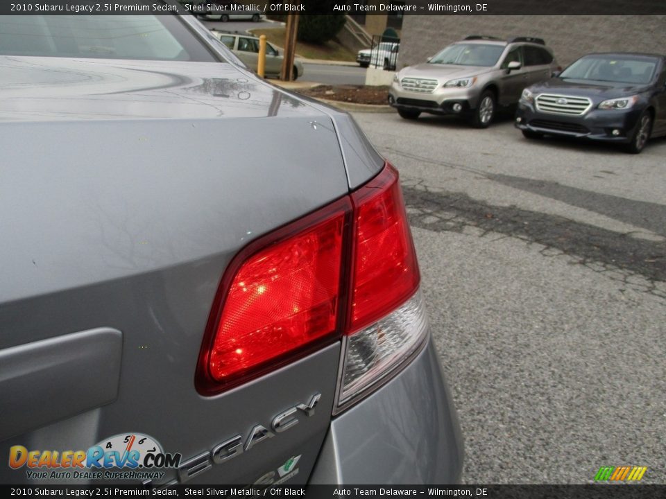 2010 Subaru Legacy 2.5i Premium Sedan Steel Silver Metallic / Off Black Photo #21