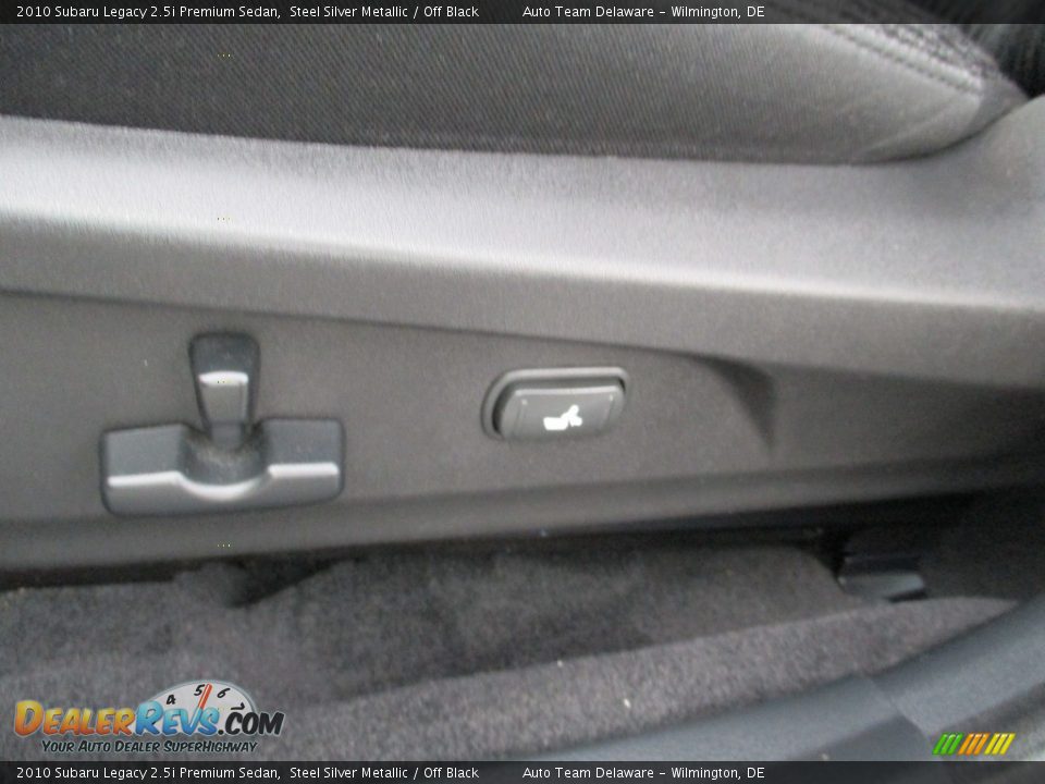 2010 Subaru Legacy 2.5i Premium Sedan Steel Silver Metallic / Off Black Photo #32
