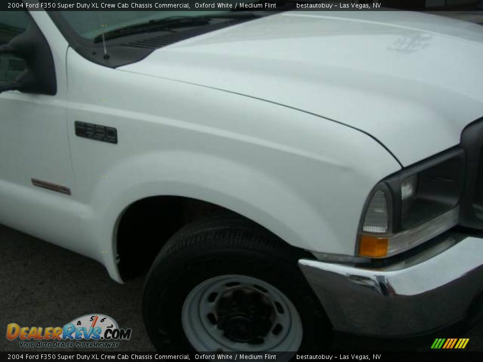 2004 Ford F350 Super Duty XL Crew Cab Chassis Commercial Oxford White / Medium Flint Photo #6