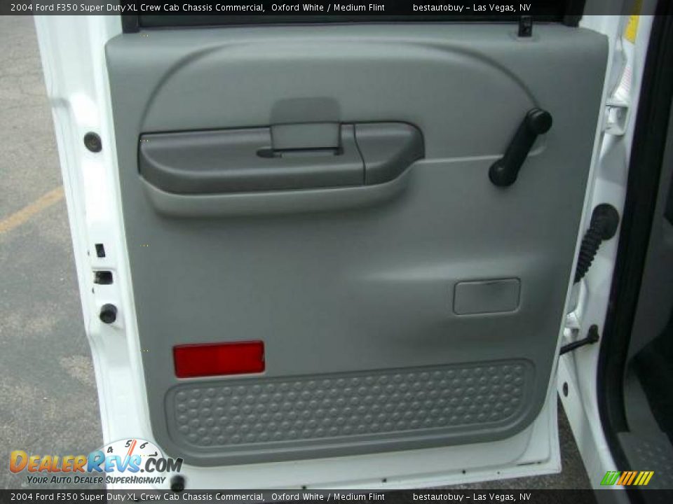 2004 Ford F350 Super Duty XL Crew Cab Chassis Commercial Oxford White / Medium Flint Photo #22