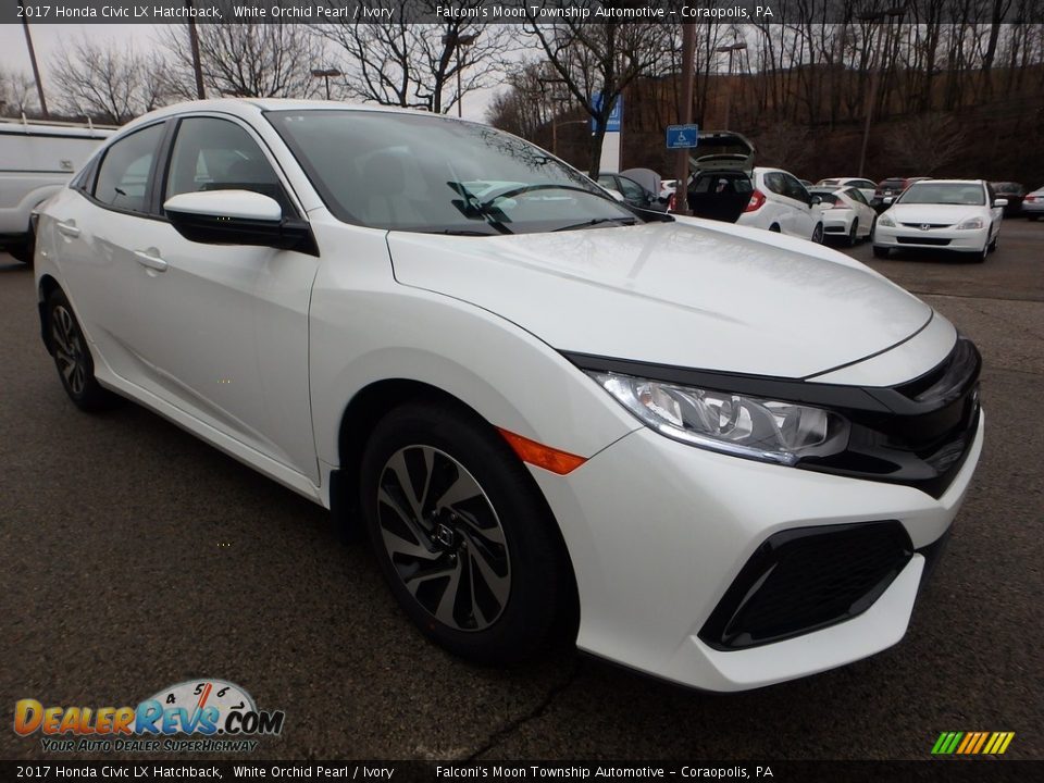 Front 3/4 View of 2017 Honda Civic LX Hatchback Photo #4