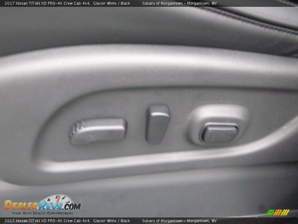 2017 Nissan TITAN XD PRO-4X Crew Cab 4x4 Glacier White / Black Photo #16