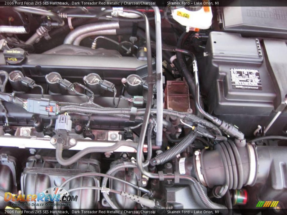 2006 Ford Focus ZX5 SES Hatchback Dark Toreador Red Metallic / Charcoal/Charcoal Photo #13