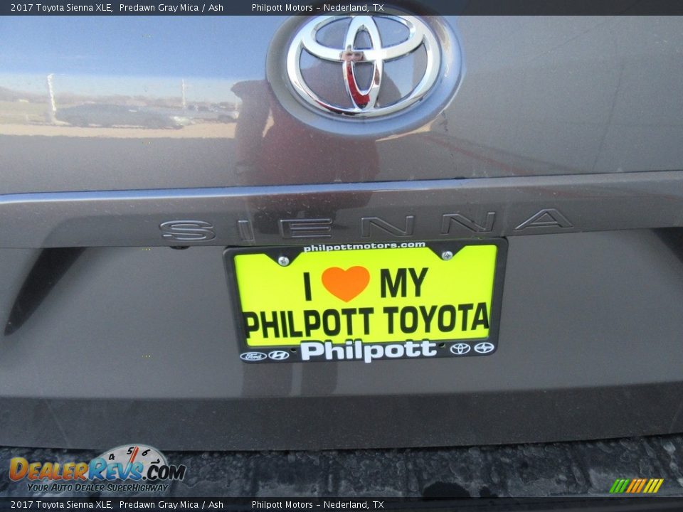 2017 Toyota Sienna XLE Predawn Gray Mica / Ash Photo #13