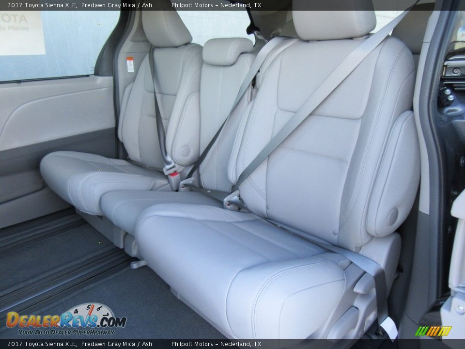2017 Toyota Sienna XLE Predawn Gray Mica / Ash Photo #17