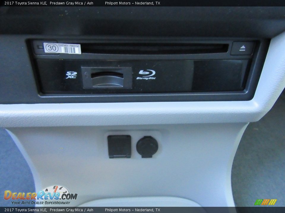2017 Toyota Sienna XLE Predawn Gray Mica / Ash Photo #30