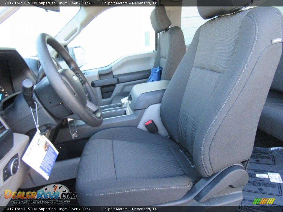 Front Seat of 2017 Ford F150 XL SuperCab Photo #22