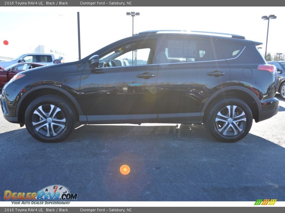 2016 Toyota RAV4 LE Black / Black Photo #5