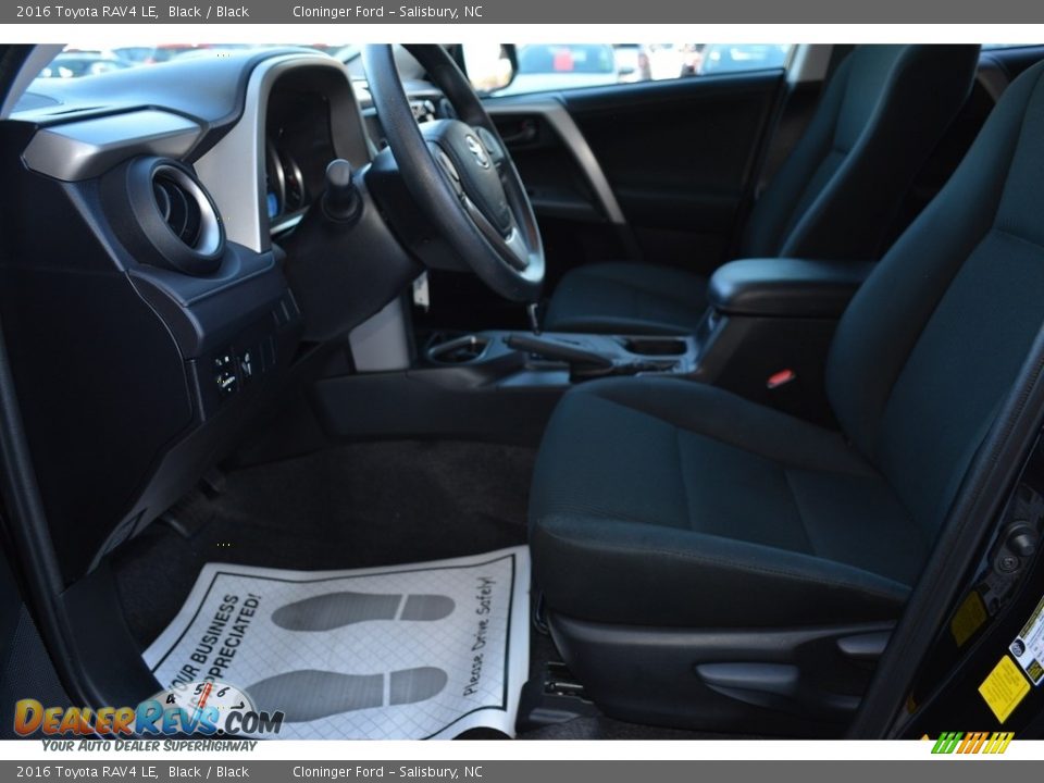 2016 Toyota RAV4 LE Black / Black Photo #9