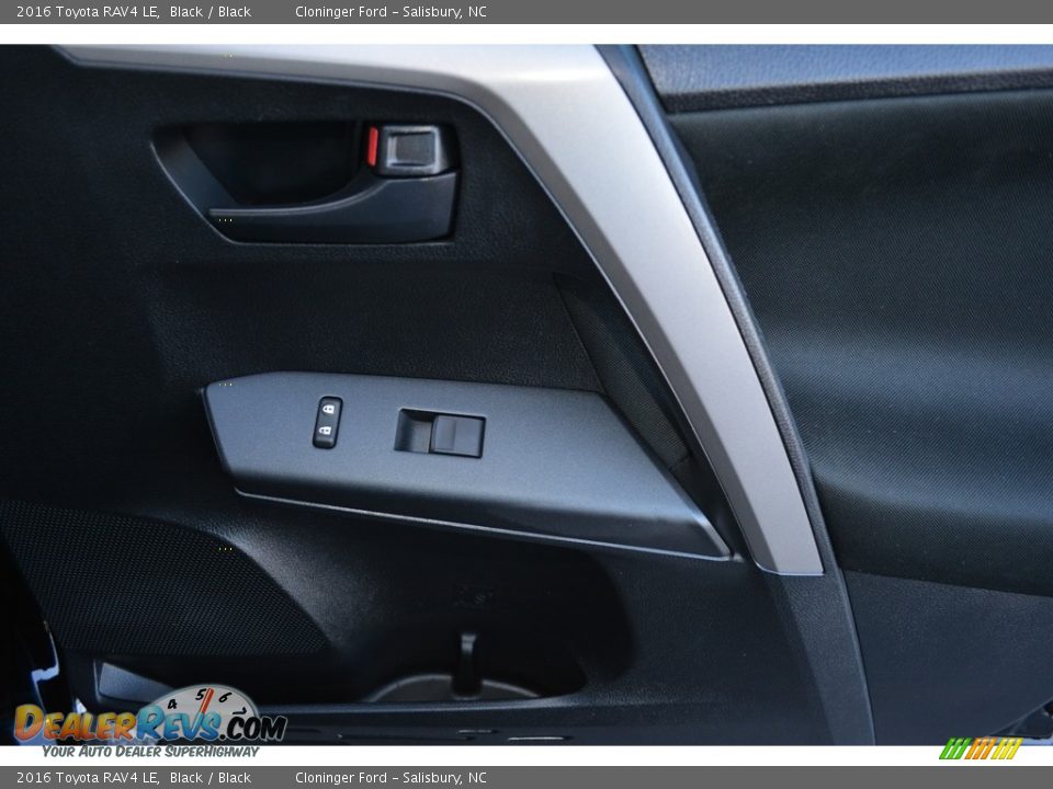 2016 Toyota RAV4 LE Black / Black Photo #14