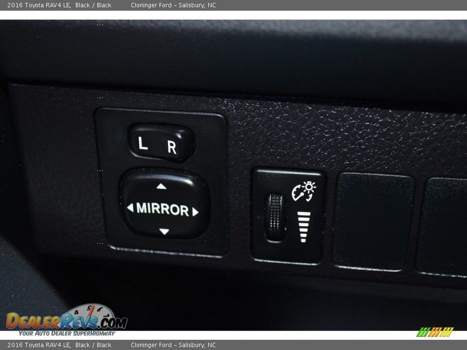 2016 Toyota RAV4 LE Black / Black Photo #23