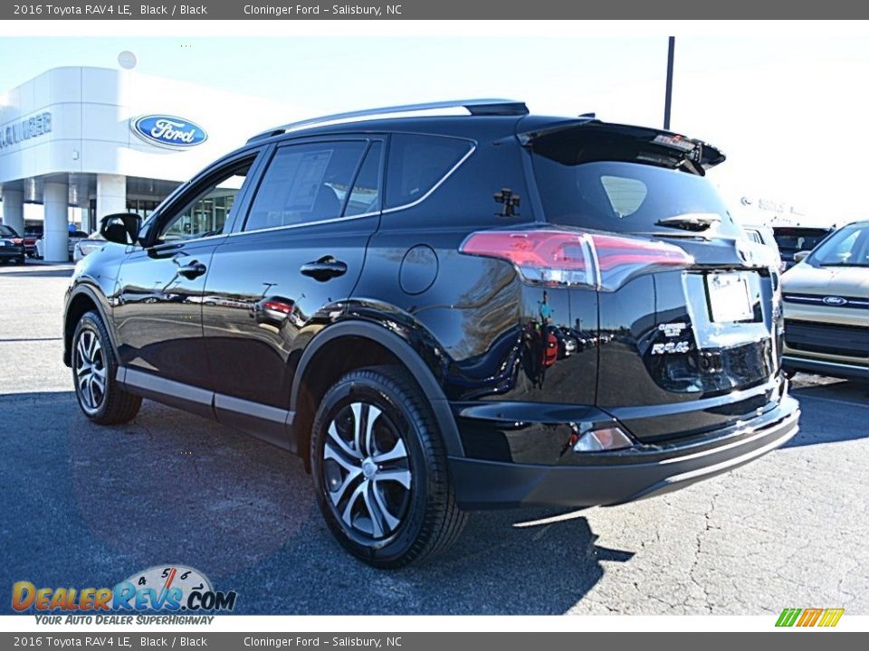 2016 Toyota RAV4 LE Black / Black Photo #25