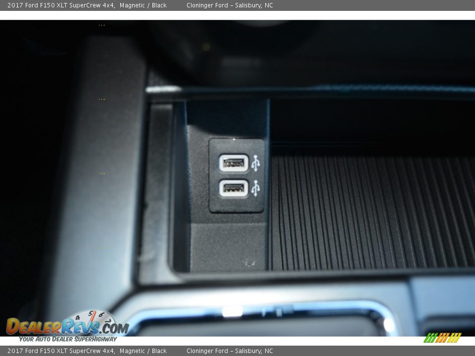 2017 Ford F150 XLT SuperCrew 4x4 Magnetic / Black Photo #17