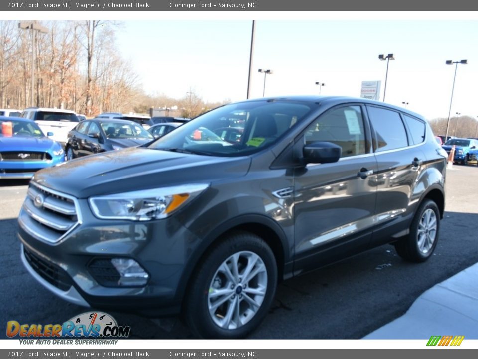 2017 Ford Escape SE Magnetic / Charcoal Black Photo #3