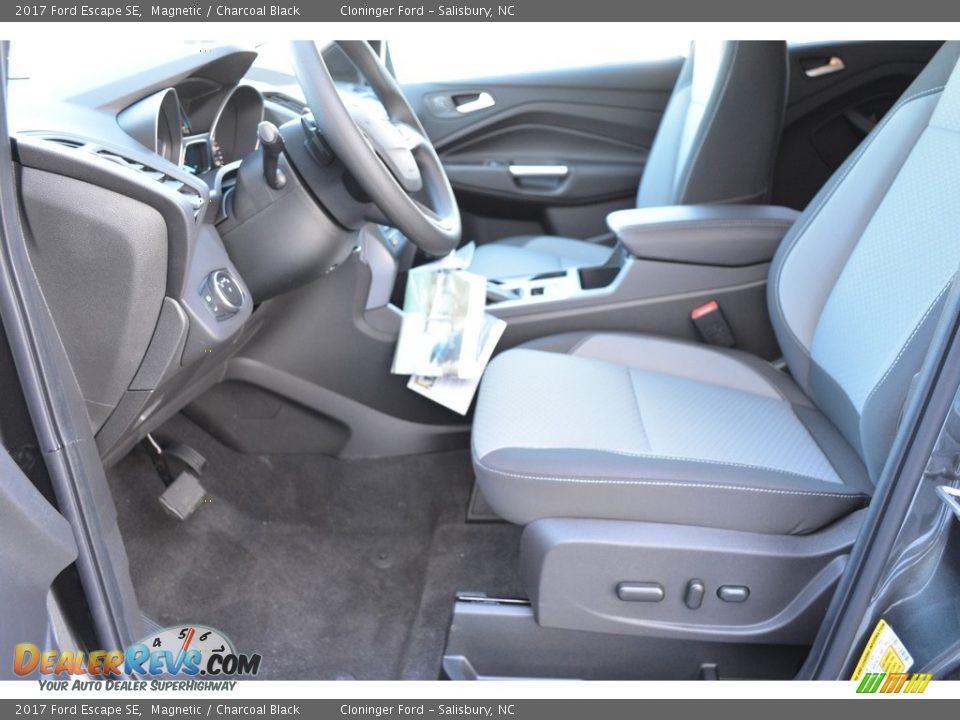 2017 Ford Escape SE Magnetic / Charcoal Black Photo #6
