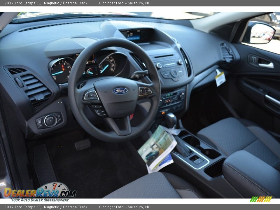 2017 Ford Escape SE Magnetic / Charcoal Black Photo #7