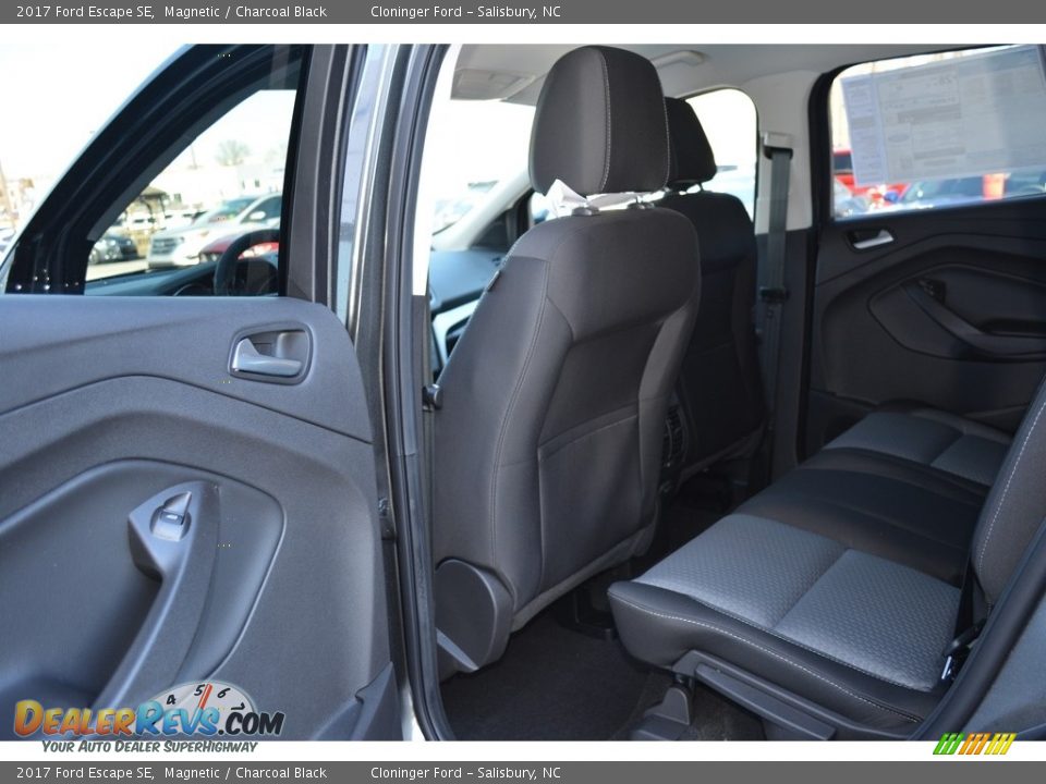 2017 Ford Escape SE Magnetic / Charcoal Black Photo #8