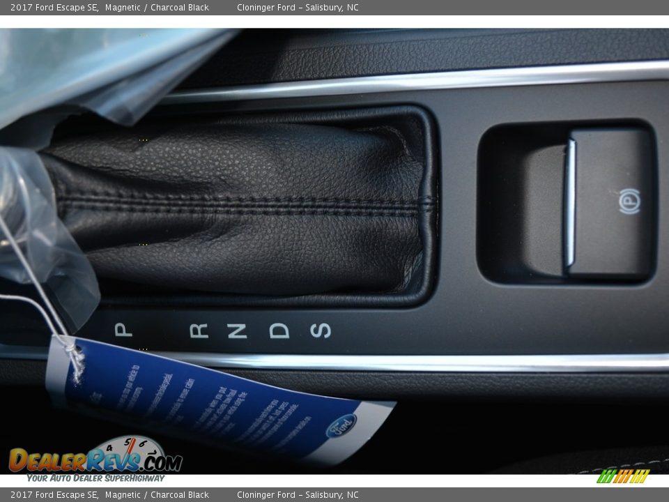 2017 Ford Escape SE Magnetic / Charcoal Black Photo #14