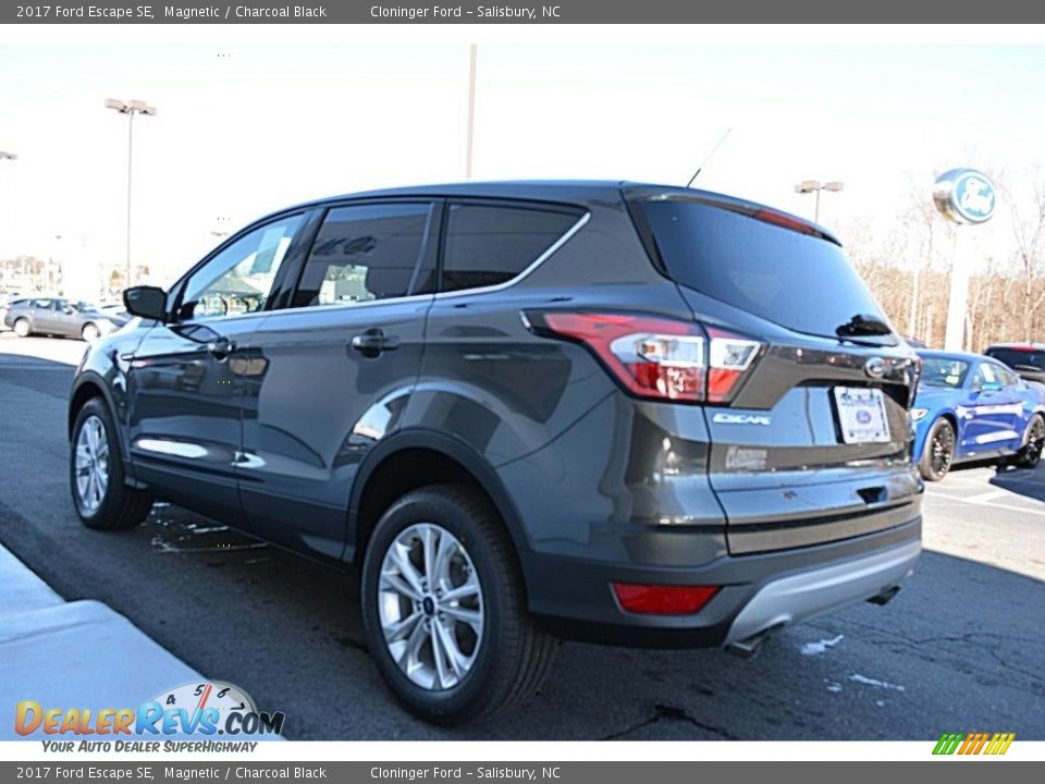 2017 Ford Escape SE Magnetic / Charcoal Black Photo #18
