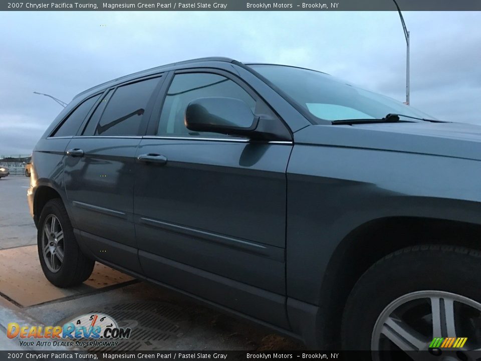 2007 Chrysler Pacifica Touring Magnesium Green Pearl / Pastel Slate Gray Photo #4
